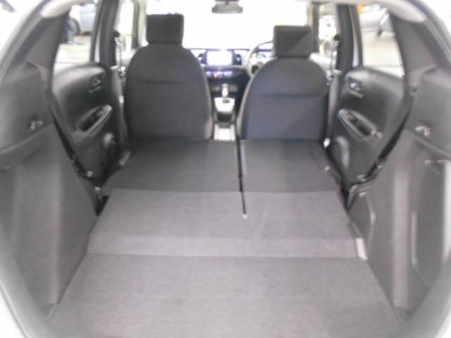 フィット e:HEVベーシック 弊社デモカー 禁煙 純正ギャザスメモリーナビ LED リアカメラ ホンダセンシング 6エアバック USB端子 アイドルストップ 衝突被害軽減ブレーキ クルーズコントロール ABS カーテンエアバッグ(23枚目)