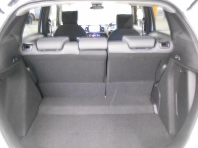 フィット e:HEVベーシック 弊社デモカー 禁煙 純正ギャザスメモリーナビ LED リアカメラ ホンダセンシング 6エアバック USB端子 アイドルストップ 衝突被害軽減ブレーキ クルーズコントロール ABS カーテンエアバッグ(25枚目)