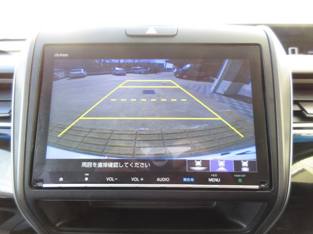 フリード モデューロＸホンダセンシング　禁煙車　９ｉｎナビ　Ｒカメラ　１５ＡＷ　専用エアロ　両側パワスラ　ドラレコ　ＬＥＤ　クルコン　１オーナー　１オナ　後カメラ　イモビ　オートクルーズ　記録簿　スマキー　ＤＶＤ再生　サイドエアバッグ　ＰＳ（5枚目）