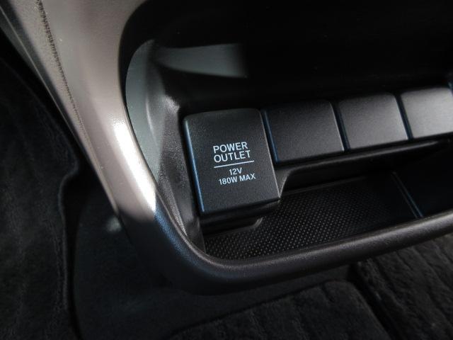 フリード モデューロＸホンダセンシング　禁煙車　９ｉｎナビ　Ｒカメラ　１５ＡＷ　専用エアロ　両側パワスラ　ドラレコ　ＬＥＤ　クルコン　１オーナー　１オナ　後カメラ　イモビ　オートクルーズ　記録簿　スマキー　ＤＶＤ再生　サイドエアバッグ　ＰＳ（14枚目）