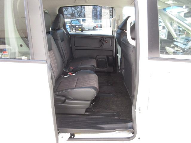 フリード モデューロＸホンダセンシング　禁煙車　９ｉｎナビ　Ｒカメラ　１５ＡＷ　専用エアロ　両側パワスラ　ドラレコ　ＬＥＤ　クルコン　１オーナー　１オナ　後カメラ　イモビ　オートクルーズ　記録簿　スマキー　ＤＶＤ再生　サイドエアバッグ　ＰＳ（16枚目）