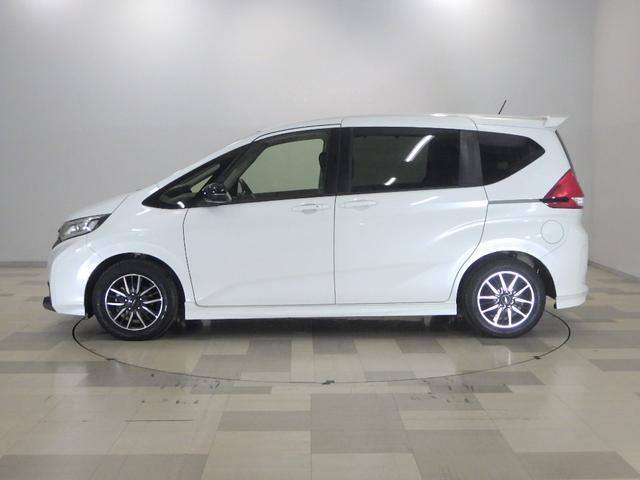 フリード モデューロＸホンダセンシング　禁煙車　９ｉｎナビ　Ｒカメラ　１５ＡＷ　専用エアロ　両側パワスラ　ドラレコ　ＬＥＤ　クルコン　１オーナー　１オナ　後カメラ　イモビ　オートクルーズ　記録簿　スマキー　ＤＶＤ再生　サイドエアバッグ　ＰＳ（24枚目）