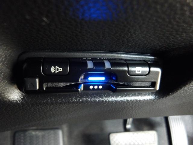 フィット ホーム　禁煙車　弊社デモカー　９ｉｎＨコネクト対応ナビ　Ｒカメラ　ブルートゥース　ＣＤ録音　ＬＥＤ　ドラレコ　クルコン　ＶＳＡ　記録簿　衝突軽減　リアカメラ　ソナー　ＵＳＢ接続　ＡＡＣ　横滑り防止機能　ＤＶＤ（6枚目）