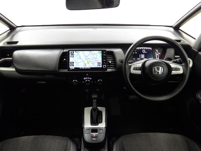 フィット ホーム　禁煙車　弊社デモカー　９ｉｎＨコネクト対応ナビ　Ｒカメラ　ブルートゥース　ＣＤ録音　ＬＥＤ　ドラレコ　クルコン　ＶＳＡ　記録簿　衝突軽減　リアカメラ　ソナー　ＵＳＢ接続　ＡＡＣ　横滑り防止機能　ＤＶＤ（9枚目）