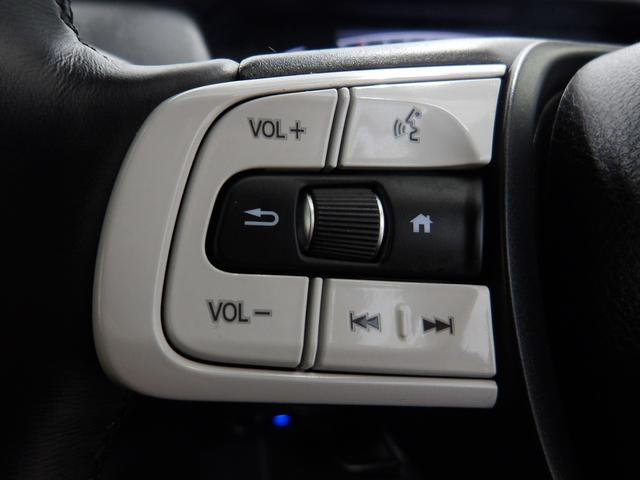 フィット ホーム　禁煙車　弊社デモカー　９ｉｎＨコネクト対応ナビ　Ｒカメラ　ブルートゥース　ＣＤ録音　ＬＥＤ　ドラレコ　クルコン　ＶＳＡ　記録簿　衝突軽減　リアカメラ　ソナー　ＵＳＢ接続　ＡＡＣ　横滑り防止機能　ＤＶＤ（11枚目）