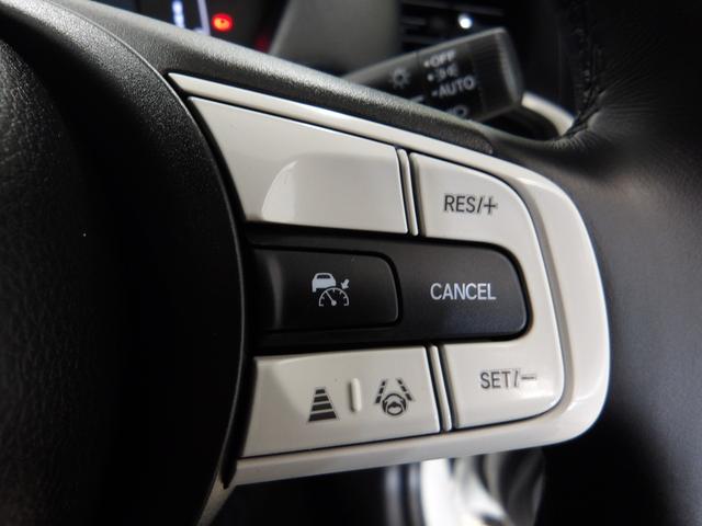 フィット ホーム　禁煙車　弊社デモカー　９ｉｎＨコネクト対応ナビ　Ｒカメラ　ブルートゥース　ＣＤ録音　ＬＥＤ　ドラレコ　クルコン　ＶＳＡ　記録簿　衝突軽減　リアカメラ　ソナー　ＵＳＢ接続　ＡＡＣ　横滑り防止機能　ＤＶＤ（12枚目）