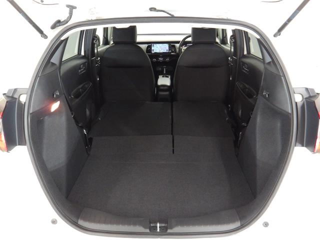 フィット ホーム　禁煙車　弊社デモカー　９ｉｎＨコネクト対応ナビ　Ｒカメラ　ブルートゥース　ＣＤ録音　ＬＥＤ　ドラレコ　クルコン　ＶＳＡ　記録簿　衝突軽減　リアカメラ　ソナー　ＵＳＢ接続　ＡＡＣ　横滑り防止機能　ＤＶＤ（19枚目）