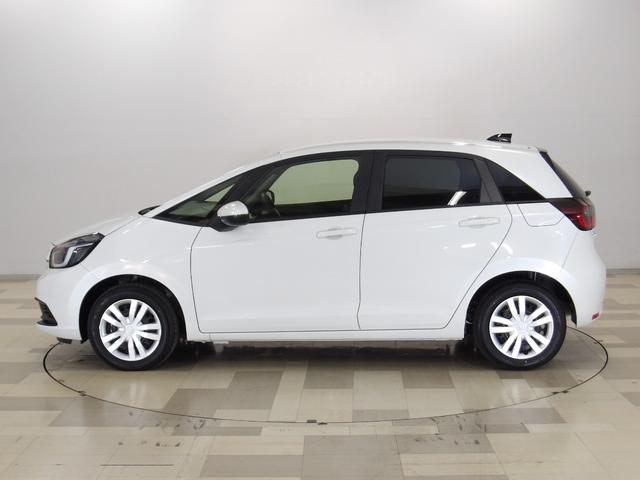 フィット ホーム　禁煙車　弊社デモカー　９ｉｎＨコネクト対応ナビ　Ｒカメラ　ブルートゥース　ＣＤ録音　ＬＥＤ　ドラレコ　クルコン　ＶＳＡ　記録簿　衝突軽減　リアカメラ　ソナー　ＵＳＢ接続　ＡＡＣ　横滑り防止機能　ＤＶＤ（24枚目）