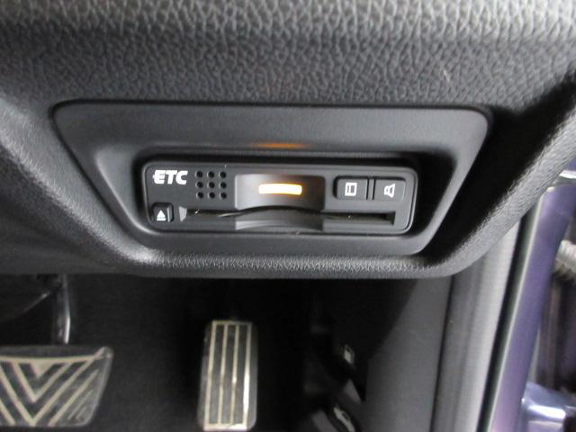 ステップワゴンスパーダ スパーダ・クールスピリットホンダセンシング　８人　メモリーナビ　全周囲カメラ　後席モニター　Ｐアシスト　Ｂｌｕｅｔｏｏｔｈ　両側電動スライドドア　シートヒーター　パドルシフト　ＬＥＤヘッドライト　ワンオーナー　サイドエアバック　スマートキ　禁煙（12枚目）