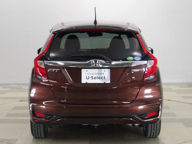 フィットハイブリッド Ｌホンダセンシング　ホンダセンシング　６エアバック　ＬＥＤ　スマートキー　ドアバイザー　ワンオーナー　禁煙車　ナビ　Ｒカメラ　フルセグ　ブルートゥース　サウンドコンテナー　フルセグ　ＥＴＣ　ＤＶＤ　ＣＤ　ドアバイザー（19枚目）