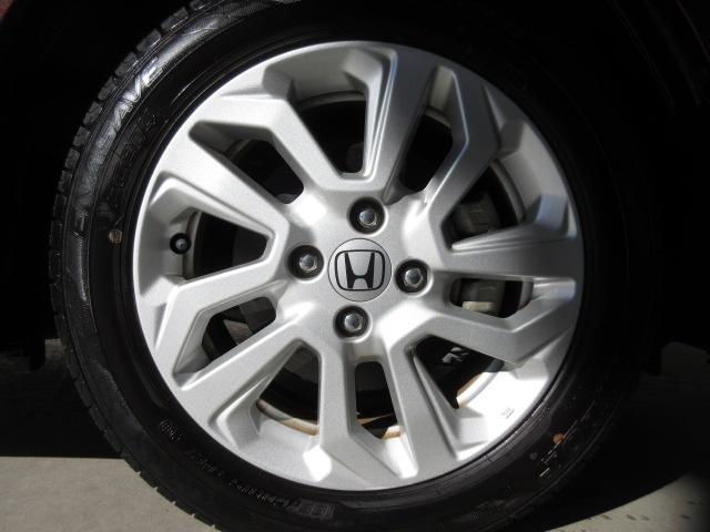 フィットハイブリッド Ｌホンダセンシング　ホンダセンシング　６エアバック　ＬＥＤ　スマートキー　ドアバイザー　ワンオーナー　禁煙車　ナビ　Ｒカメラ　フルセグ　ブルートゥース　サウンドコンテナー　フルセグ　ＥＴＣ　ＤＶＤ　ＣＤ　ドアバイザー（23枚目）