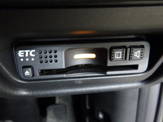 ステップワゴンスパーダ スパーダホンダセンシング　禁煙車ナビ　Ｒカメラ　ＤＶＤ　ＣＤ　ブルートゥース　ミージュックラック　リア席モニター　両席電動スライドドア　ドアバイザー　ＬＥＤ　ＥＴＣ　スマートキー　ＬＥＤ　ワンオーナー　社外アルミ　盗難防止（4枚目）