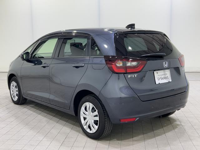 フィット ｅ：ＨＥＶホーム　前後誤発進抑制機能　マルチビュー　助手席エアバッグ　運転席エアバッグ　１オナ　アイドリングストップ　禁煙　ＬＥＤライト　ＡＢＳ　サイドエアバッグ　フルセグＴＶ　スマートキー　記録簿（21枚目）