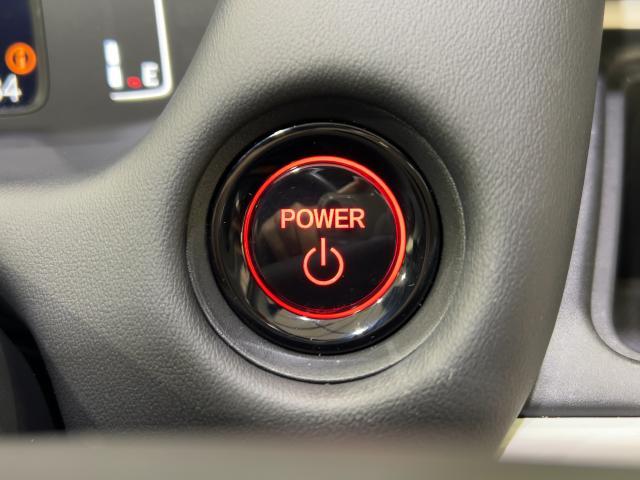 フィット ｅ：ＨＥＶホーム　前後誤発進抑制機能　マルチビュー　助手席エアバッグ　運転席エアバッグ　１オナ　アイドリングストップ　禁煙　ＬＥＤライト　ＡＢＳ　サイドエアバッグ　フルセグＴＶ　スマートキー　記録簿（32枚目）