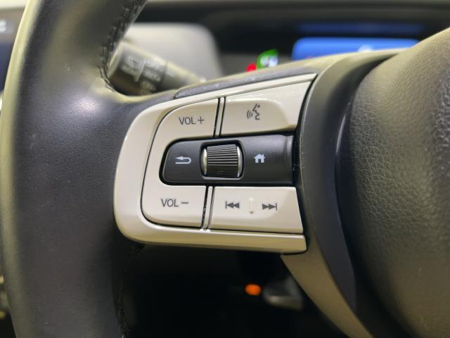 フィット ｅ：ＨＥＶホーム　前後誤発進抑制機能　マルチビュー　助手席エアバッグ　運転席エアバッグ　１オナ　アイドリングストップ　禁煙　ＬＥＤライト　ＡＢＳ　サイドエアバッグ　フルセグＴＶ　スマートキー　記録簿（44枚目）