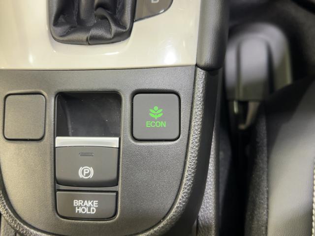 フィット ｅ：ＨＥＶホーム　前後誤発進抑制機能　マルチビュー　助手席エアバッグ　運転席エアバッグ　１オナ　アイドリングストップ　禁煙　ＬＥＤライト　ＡＢＳ　サイドエアバッグ　フルセグＴＶ　スマートキー　記録簿（47枚目）