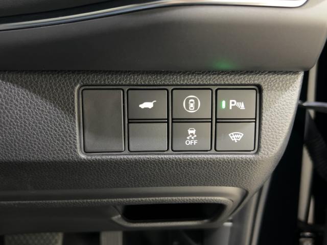 ヴェゼル ｅ：ＨＥＶＺ　衝突回避支援ブレーキ機能　１オナ　スマキ　フルオートエアコン　Ｄレコ　エアバッグ　両席エアバック　Ｒカメ　記録簿付　パワーウィンドウ　ＬＥＤランプ　クルーズＣ　ナビ＆ＴＶ　シートヒータ（47枚目）