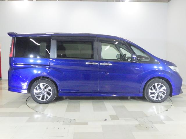 ステップワゴンスパーダ スパーダホンダセンシング　ギャザスナビ　Ｒカメラ　フルセグ　ミージックラック　ブルートゥースリア席モニターホンダセンシング　	スーパーＵＶカット＋ＩＲカットフロントドアガラス　親水／ヒーテッドドアミラー＋フロントドア撥水ガラス（27枚目）