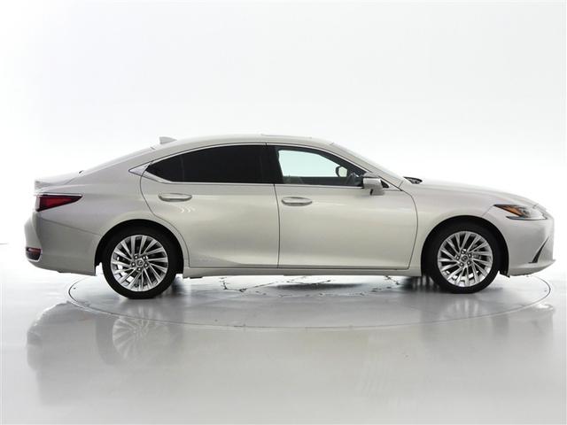 ＥＳ ＥＳ３００ｈ　バージョンＬ　１００Ｖ電源　ドラレコ　ミュージックプレイヤー接続可　電動シート　サンルーフ　革シート　アルミホイール　ＬＥＤヘッドランプ　キーレス　ＣＤ　Ｗエアコン　盗難防止装置　ハイブリッド　メモリーナビ（32枚目）