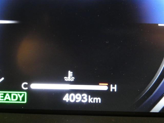 クラウンクロスオーバー ＲＳ　１００Ｖ電源　ドラレコ　ミュージックプレイヤー接続可　展示・試乗車　電動シート　４ＷＤ　革シート　アルミホイール　ＬＥＤヘッドランプ　記録簿　キーレス　盗難防止装置　ハイブリッド　メモリーナビ（12枚目）