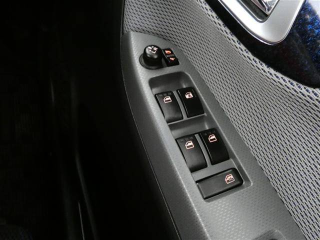 ウインドロック機構付きのパワーウインドです。ロックすることで誤操作による窓ガラスの開閉をロックできます。