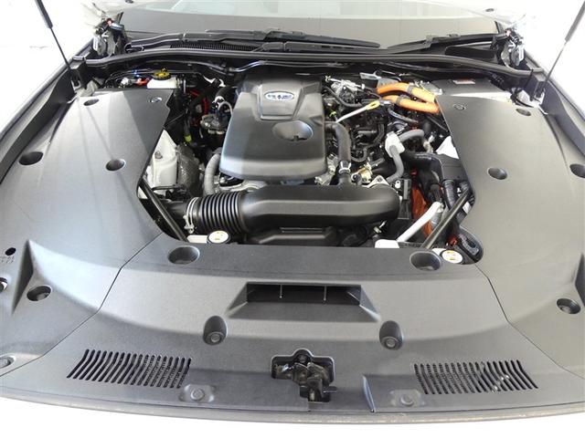 クラウンハイブリッド ＲＳアドバンス　１００Ｖ電源　ミュージックプレイヤー接続可　電動シート　革シート　アルミホイール　ワンオーナー　ＬＥＤヘッドランプ　記録簿　キーレス　ＣＤ　盗難防止装置　ハイブリッド　オートクルーズコントロール（28枚目）