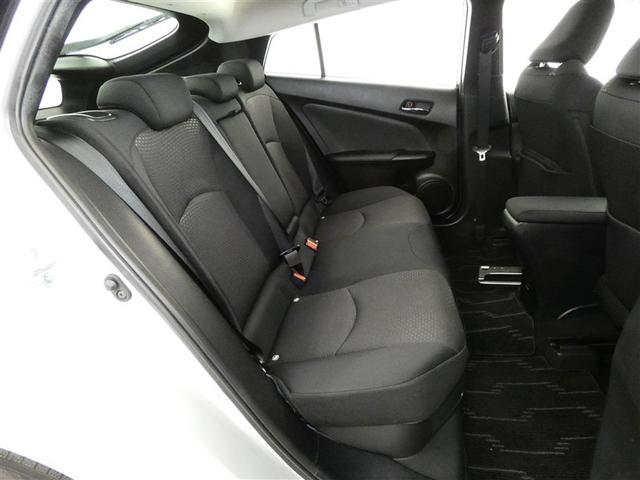 プリウス ＳセーフティプラスＩＩ　１００Ｖ電源　ミュージックプレイヤー接続可　アルミホイール　ＬＥＤヘッドランプ　記録簿　キーレス　盗難防止装置　ハイブリッド　オートクルーズコントロール　メモリーナビ　フルセグ（19枚目）