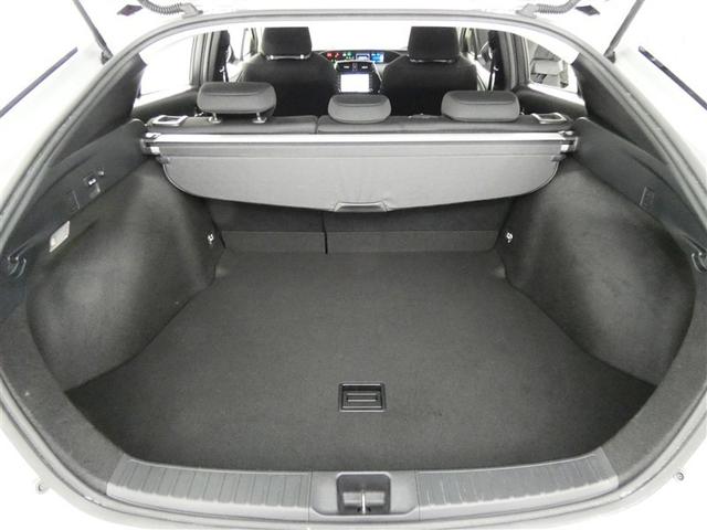 プリウス ＳセーフティプラスＩＩ　１００Ｖ電源　ミュージックプレイヤー接続可　アルミホイール　ＬＥＤヘッドランプ　記録簿　キーレス　盗難防止装置　ハイブリッド　オートクルーズコントロール　メモリーナビ　フルセグ（20枚目）