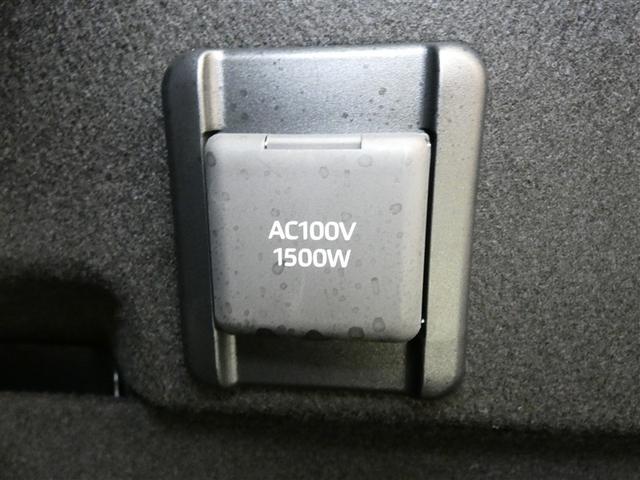 クラウンクロスオーバー ＲＳ　１００Ｖ電源　ドラレコ　ミュージックプレイヤー接続可　展示・試乗車　電動シート　４ＷＤ　革シート　アルミホイール　ＬＥＤヘッドランプ　記録簿　キーレス　盗難防止装置　ハイブリッド　メモリーナビ（4枚目）