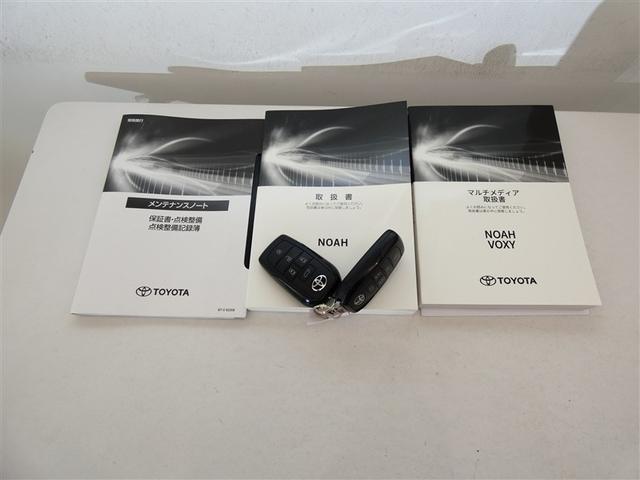 ノア ハイブリッドＳ－Ｚ　１００Ｖ電源　ミュージックプレイヤー接続可　乗車定員７人　アルミホイール　両側電動スライド　ワンオーナー　ＬＥＤヘッドランプ　キーレス　ＣＤ　Ｗエアコン　盗難防止装置　ハイブリッド　メモリーナビ（32枚目）