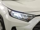 LEDヘッドライトです。デザイン性がよくとても明るいので、夜間の走行や悪天候でも安心です。しかも長寿命!