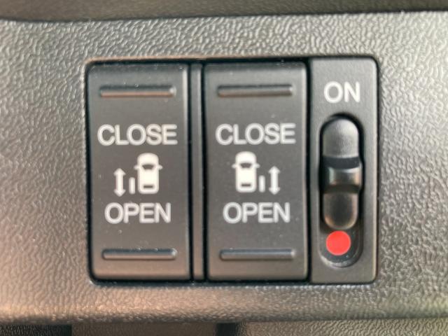 ステップワゴンスパーダ スパーダホンダセンシング　盗難防止　助手席エアバッグ　Ｗパワスラ　記録簿有　地デジ　サイドエアバッグ　ＬＥＤライト　横滑り防止システム　オートエアコン　リアカメラ　ＵＳＢ　ナビ＆ＴＶ　三列シート（15枚目）