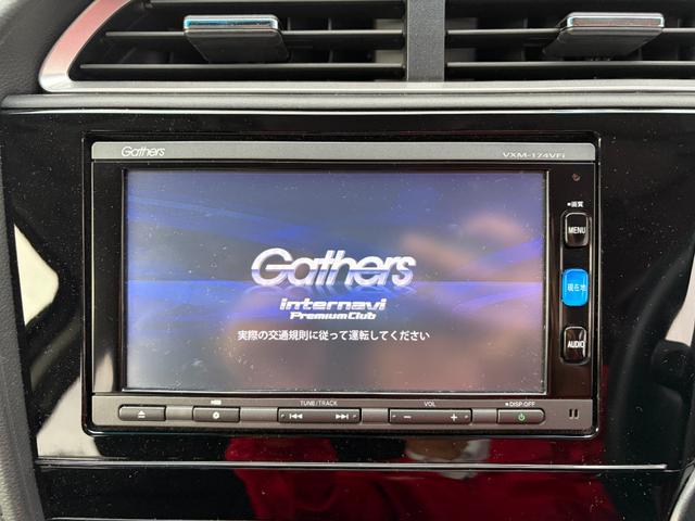 シャトル Ｇ　両席エアバック　ドラレコ　Ｒカメラ　パワーステアリング　横滑り防止機能　メンテナンスノート　オートエアコン　ＬＥＤヘッドランプ　ＥＴＣ車載器　ＡＢＳ　キーレスエントリー　ＤＶＤ再生　ナビＴＶ（3枚目）