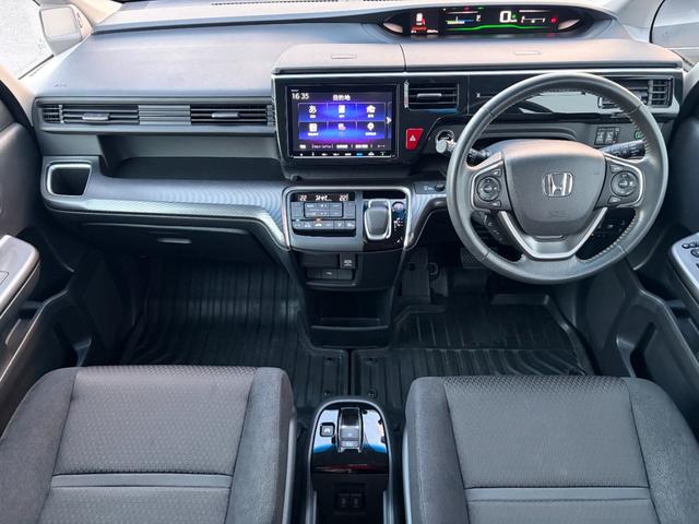 ステップワゴンスパーダ スパーダハイブリッドGホンダセンシング CMBS リヤカメラ スマキー Aストップ ESC USB入力 両側自動ドア オートエアコン カーテンエアバッグ LEDヘッドライト クルーズコントロール(6枚目)