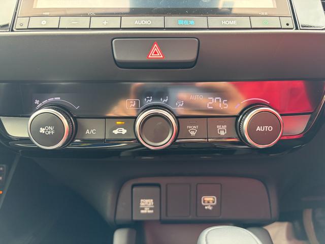 フィット RS 当社デモカー USBポート コーナーセンサー イモビライザー 地デジフルセグ リアカメラ LEDヘッドライト アイドリングストップ エアコン ETC車載器 キーレス スマートキー 横滑防止装置 ABS(12枚目)