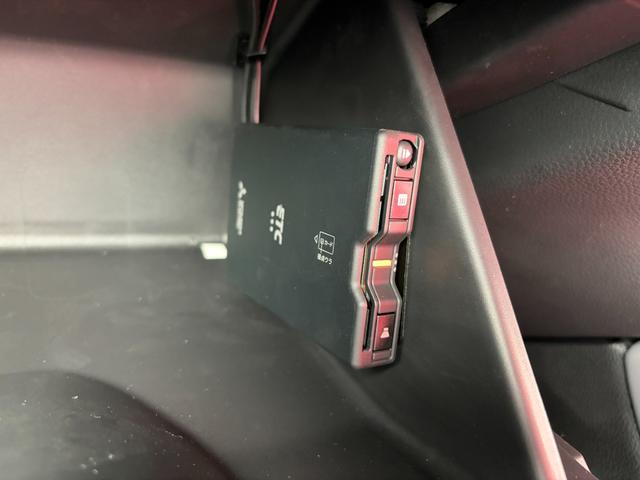 フィット RS 当社デモカー USBポート コーナーセンサー イモビライザー 地デジフルセグ リアカメラ LEDヘッドライト アイドリングストップ エアコン ETC車載器 キーレス スマートキー 横滑防止装置 ABS(15枚目)