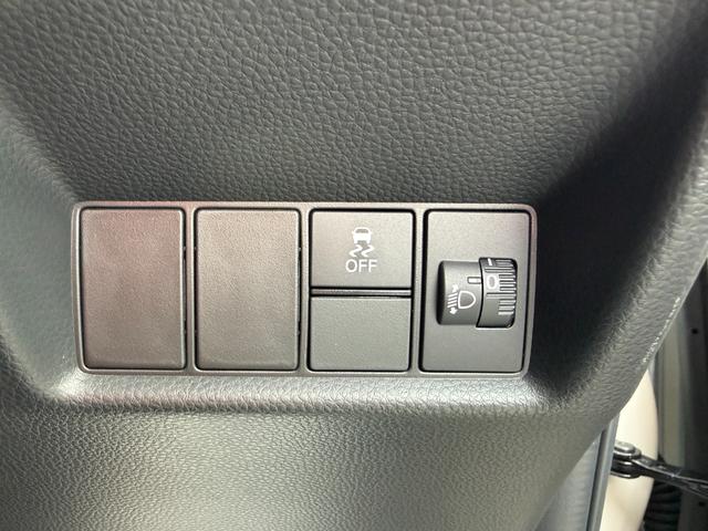 フィット RS 当社デモカー USBポート コーナーセンサー イモビライザー 地デジフルセグ リアカメラ LEDヘッドライト アイドリングストップ エアコン ETC車載器 キーレス スマートキー 横滑防止装置 ABS(19枚目)