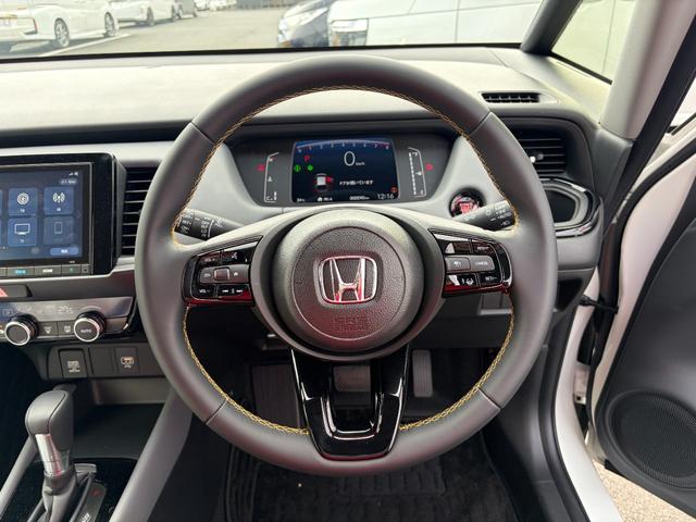 フィット RS 当社デモカー USBポート コーナーセンサー イモビライザー 地デジフルセグ リアカメラ LEDヘッドライト アイドリングストップ エアコン ETC車載器 キーレス スマートキー 横滑防止装置 ABS(20枚目)