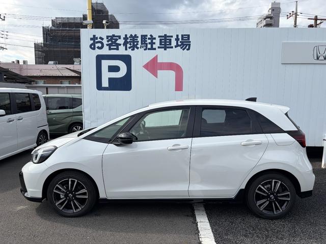 フィット RS 当社デモカー USBポート コーナーセンサー イモビライザー 地デジフルセグ リアカメラ LEDヘッドライト アイドリングストップ エアコン ETC車載器 キーレス スマートキー 横滑防止装置 ABS(24枚目)