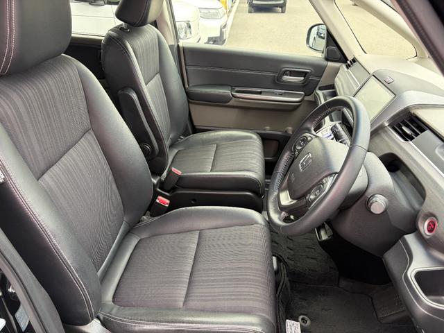 フリードハイブリッド ハイブリッド・EX 地デジフルセグTV シ-トヒ-タ- 整備記録簿 USB接続 リヤカメラ LEDライト フルオートエアコン ABS ドラレコ付 DVD再生可 ウォークスルー サイドエアバッグ(8枚目)