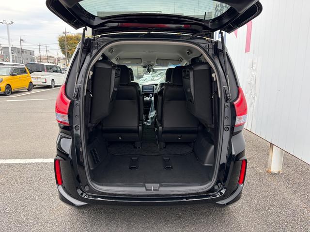 フリードハイブリッド ハイブリッド・EX 地デジフルセグTV シ-トヒ-タ- 整備記録簿 USB接続 リヤカメラ LEDライト フルオートエアコン ABS ドラレコ付 DVD再生可 ウォークスルー サイドエアバッグ(12枚目)