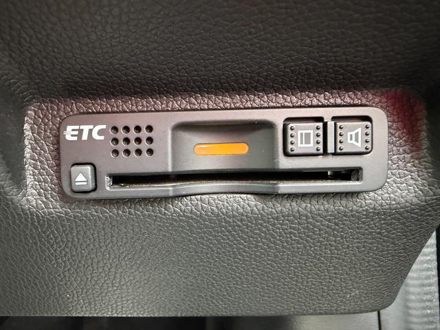 フリードハイブリッド ハイブリッド・EX 地デジフルセグTV シ-トヒ-タ- 整備記録簿 USB接続 リヤカメラ LEDライト フルオートエアコン ABS ドラレコ付 DVD再生可 ウォークスルー サイドエアバッグ(16枚目)