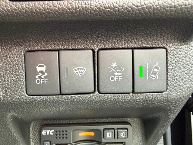 フリードハイブリッド ハイブリッド・EX 地デジフルセグTV シ-トヒ-タ- 整備記録簿 USB接続 リヤカメラ LEDライト フルオートエアコン ABS ドラレコ付 DVD再生可 ウォークスルー サイドエアバッグ(17枚目)