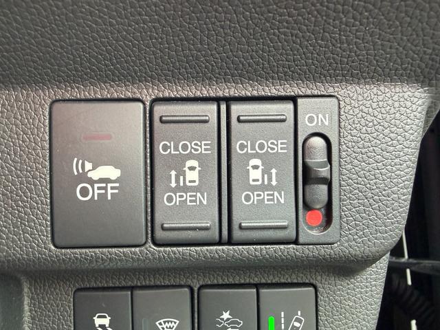 フリードハイブリッド ハイブリッド・EX 地デジフルセグTV シ-トヒ-タ- 整備記録簿 USB接続 リヤカメラ LEDライト フルオートエアコン ABS ドラレコ付 DVD再生可 ウォークスルー サイドエアバッグ(18枚目)