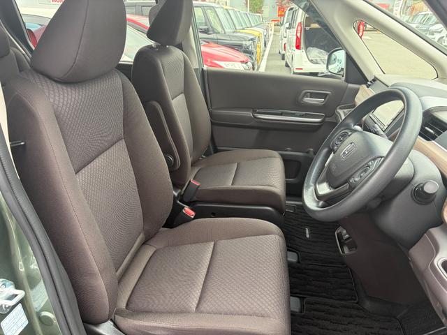 フリード Ｇ・ホンダセンシング　Ｆセグ　追突被害軽減ブレーキ　ｉストップ　Ｗエアバッグ　パワーウィンドウ　ベンチシート　アクティブクルーズコントロール　スマートキ　カーテンエアバッグ　カラーバックモニター（8枚目）