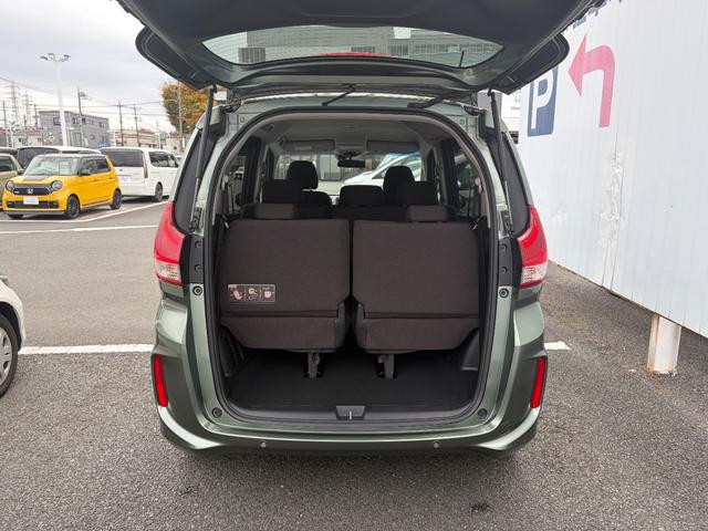 フリード Ｇ・ホンダセンシング　Ｆセグ　追突被害軽減ブレーキ　ｉストップ　Ｗエアバッグ　パワーウィンドウ　ベンチシート　アクティブクルーズコントロール　スマートキ　カーテンエアバッグ　カラーバックモニター（11枚目）