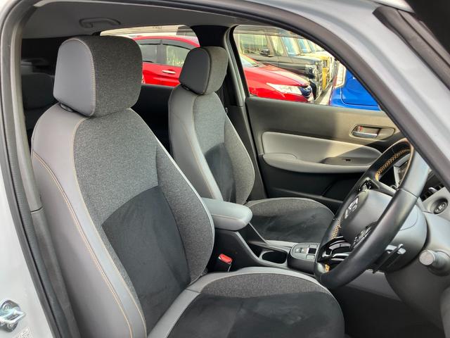 フィット e:HEVRS エアバッグ ナビ&TV パワーウィンドウ 助手席エアバッグ Dレコ フルセグテレビ LEDヘッドランプ セキュリティアラーム フルオートエアコン ETC装備 スマートキ DVD再生(8枚目)