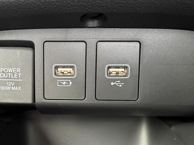 フィット e:HEVホーム 当社デモカー 前後誤発進抑制機能 クリソナ 助手席エアバッグ 運転席エアバッグ LEDライト USB接続 バックカメラ ABS サイドエアバッグ オートクルーズコントロール フルセグTV スマートキー(14枚目)