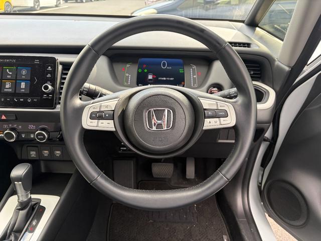 フィット e:HEVホーム 当社デモカー 前後誤発進抑制機能 クリソナ 助手席エアバッグ 運転席エアバッグ LEDライト USB接続 バックカメラ ABS サイドエアバッグ オートクルーズコントロール フルセグTV スマートキー(21枚目)