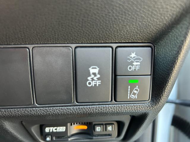 ステップワゴンスパーダ スパーダホンダセンシング　盗難防止　助手席エアバッグ　Ｗパワスラ　記録簿有　地デジ　サイドエアバッグ　ＬＥＤライト　横滑り防止システム　オートエアコン　リアカメラ　ドライブレコーダー装着車　ＵＳＢ（15枚目）